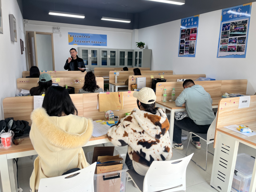 2138cn太阳集团城播音与主持艺术教研室召开2026年度科研工作部署会